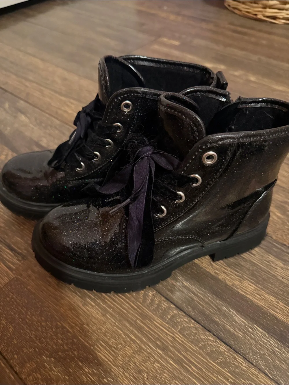 N/A stylish black